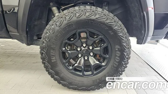 Dodge Ram Pick Up — Фото автомобиля 19