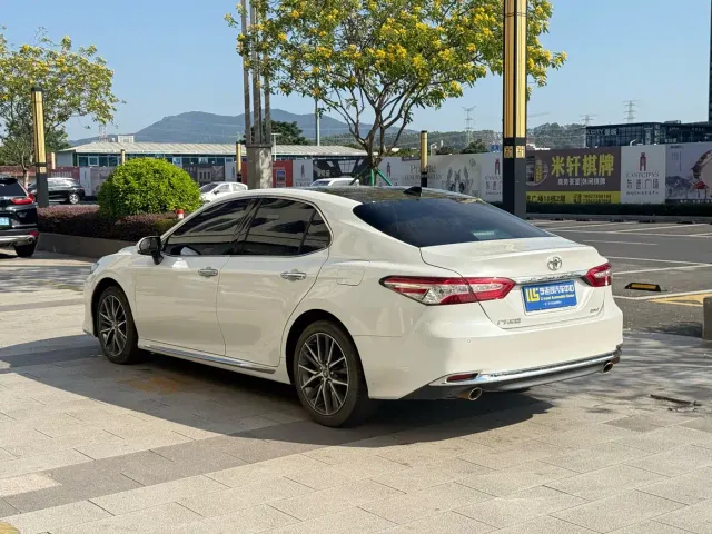 Toyota Camry — Фото автомобиля 6