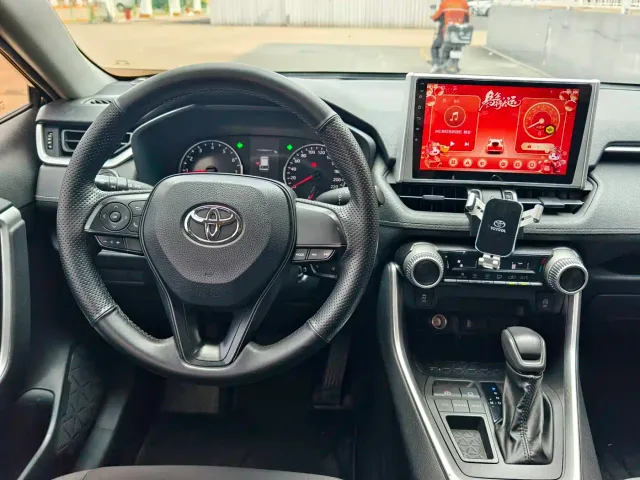 Toyota Wildlander — Фото автомобиля 12