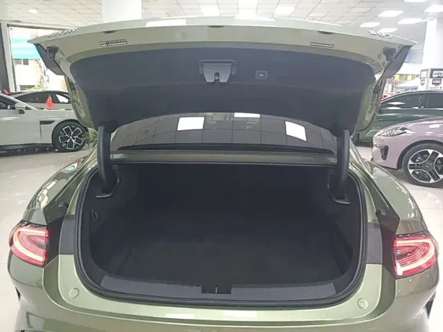 Xiaomi SU7 — Фото автомобиля 18