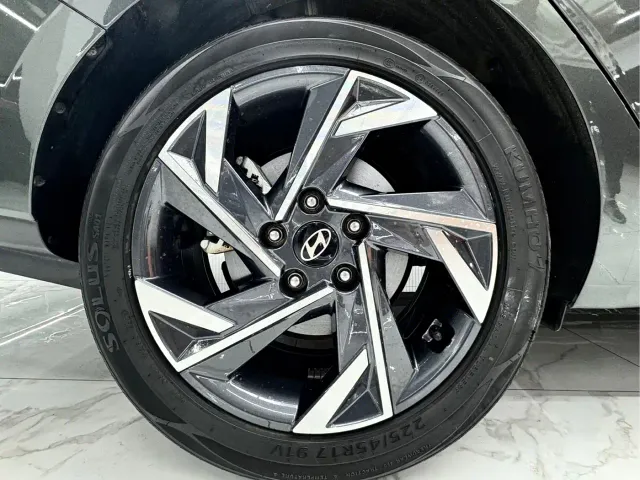 Hyundai Elantra — Фото автомобиля 20