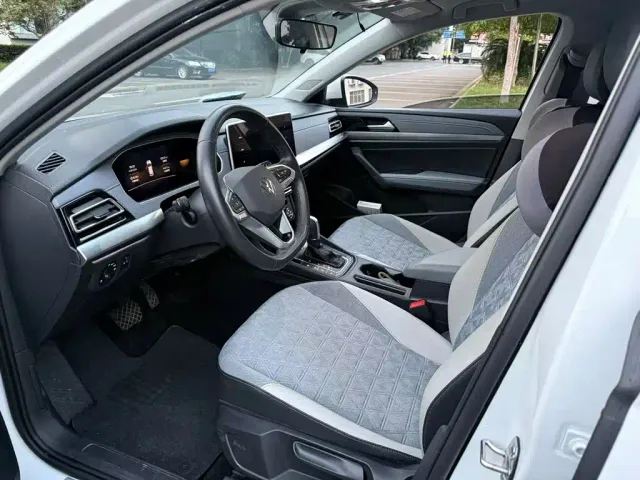 Volkswagen Lavida — Фото автомобиля 13