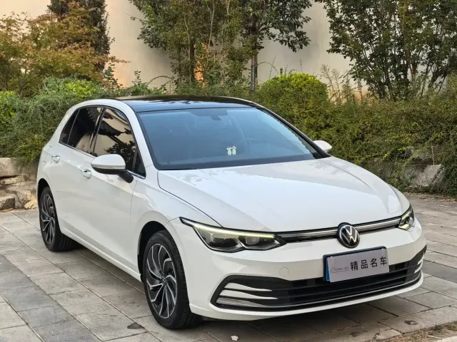 Volkswagen Golf — Фото автомобиля 3