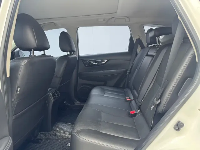 Nissan X-Trail — Фото автомобиля 7