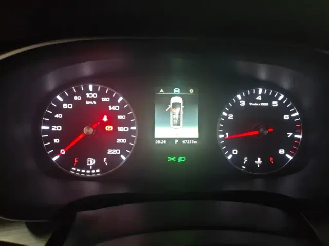 Roewe iMAX8 — Фото автомобиля 11