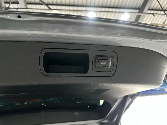 Roewe iMAX8 — Фото автомобиля 14
