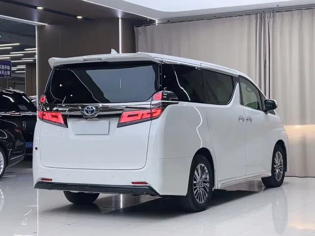 Toyota Vellfire — Фото автомобиля 17