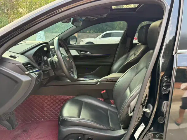 Cadillac CT4 — Фото автомобиля 4