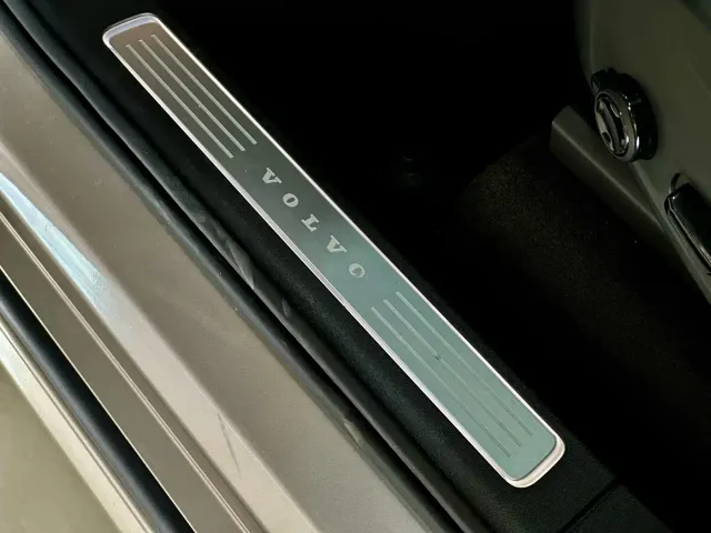 Volvo XC90 — Фото автомобиля 17