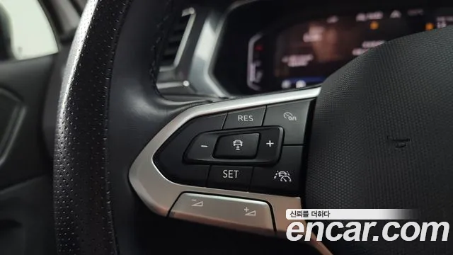 Volkswagen Tiguan — Фото автомобиля 15