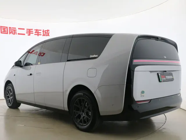 Li Auto MEGA — Фото автомобиля 16