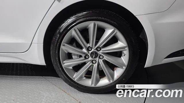 Genesis G70 Новый G70 Бензин 2.5T 2WD — Фото автомобиля 19
