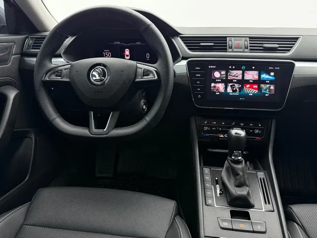 Skoda Superb — Фото автомобиля 9