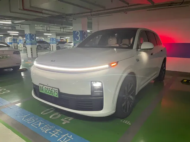 Фотография автомобиля — Li Auto L7