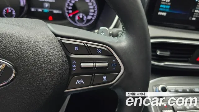 Hyundai Santa Fe — Фото автомобиля 30