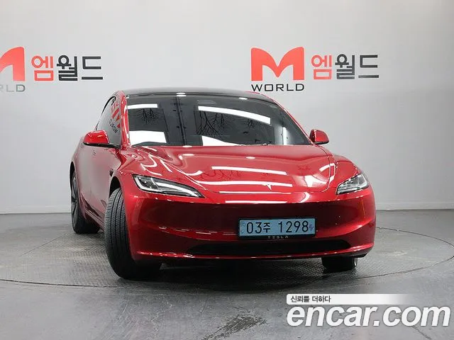 Tesla Model 3 — Фото автомобиля 2