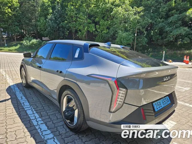 Kia EV4 — Фото автомобиля 3