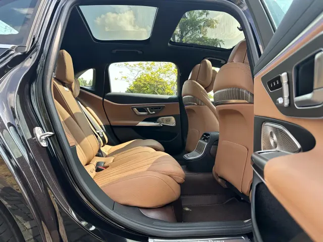 Mercedes-Benz E-Class — Фото автомобиля 15