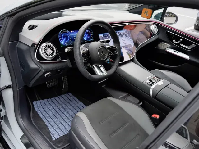 Mercedes-Benz EQE AMG — Фото автомобиля 11