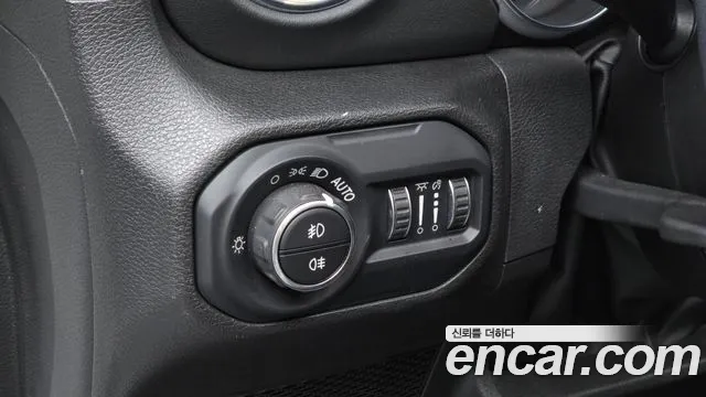 Jeep Wrangler Wrangler (JL) — Фото автомобиля 12