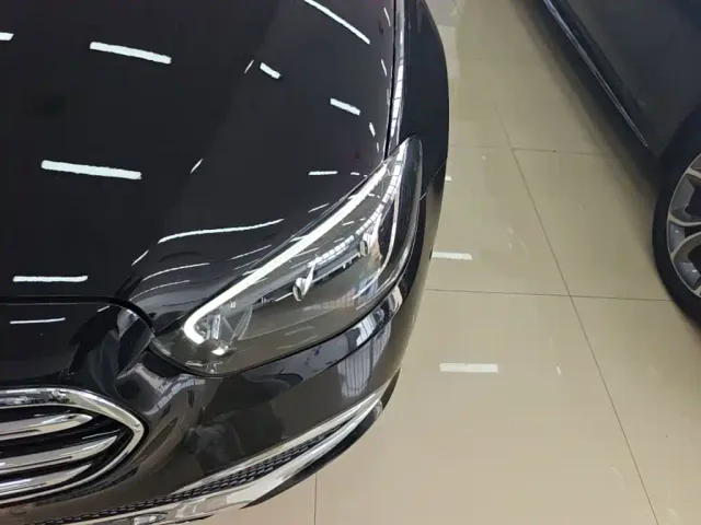 Mercedes-Benz E-Class — Фото автомобиля 17