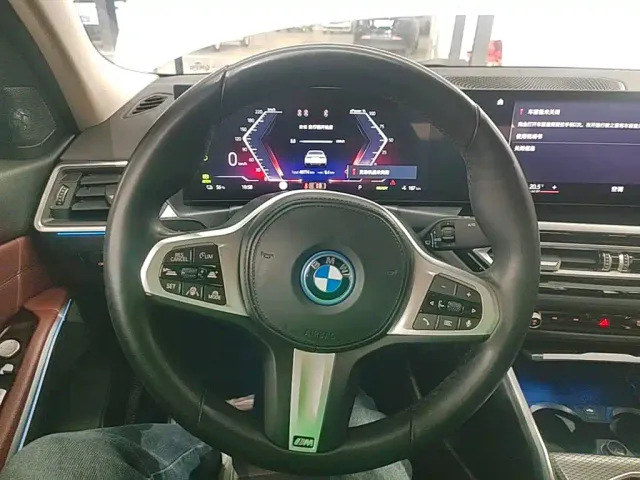 BMW i3 — Фото автомобиля 10