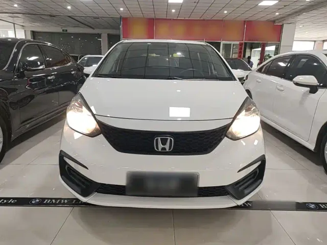 Honda Fit — Фото автомобиля 2