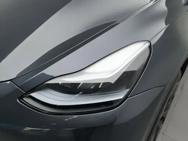 Tesla Model Y — Фото автомобиля 7