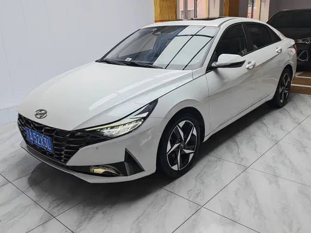 Hyundai Elantra — Фото автомобиля 10
