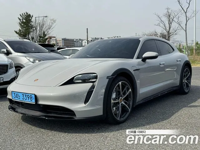 Фотография автомобиля — Porsche Taycan