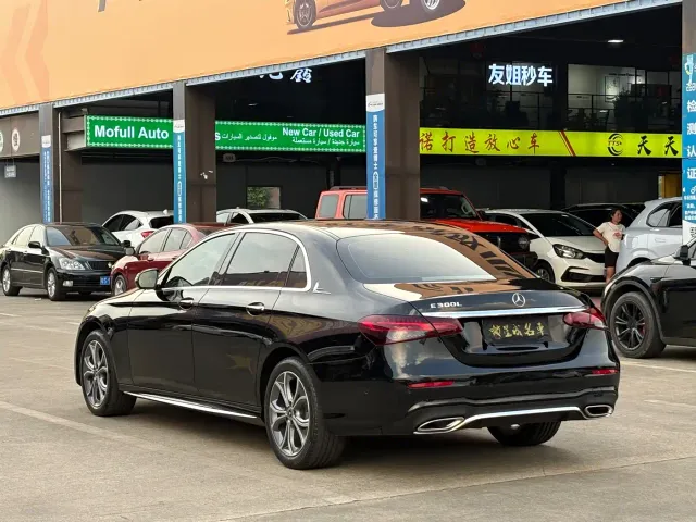 Mercedes-Benz E-Class — Фото автомобиля 22