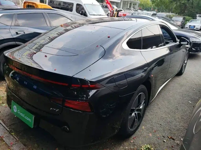 Xpeng P7 — Фото автомобиля 6