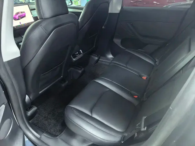 Tesla Model Y — Фото автомобиля 6