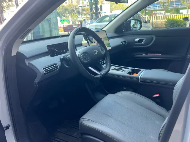 Changan Qiyuan Q05 — Фото автомобиля 11
