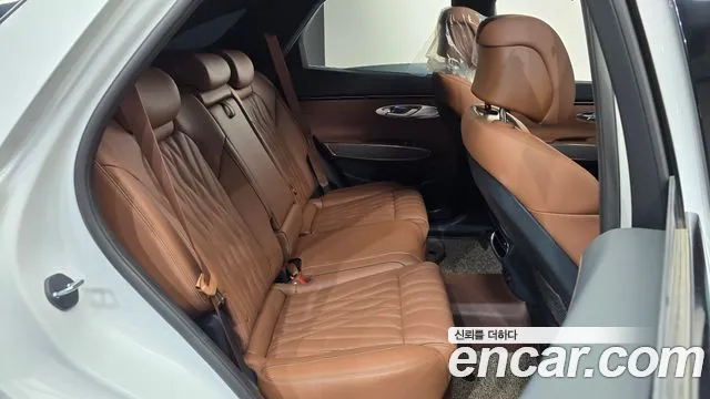Genesis GV70 — Фото автомобиля 17