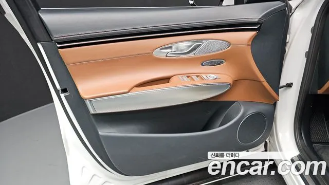 Genesis GV70 — Фото автомобиля 13