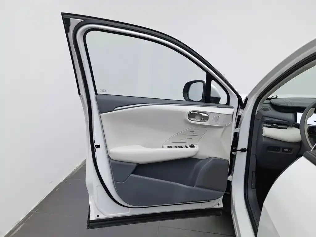 Lynk & Co Lynk & Co 06 EM-P 2024 EM-P 126 Long Range Max — Фото автомобиля 8