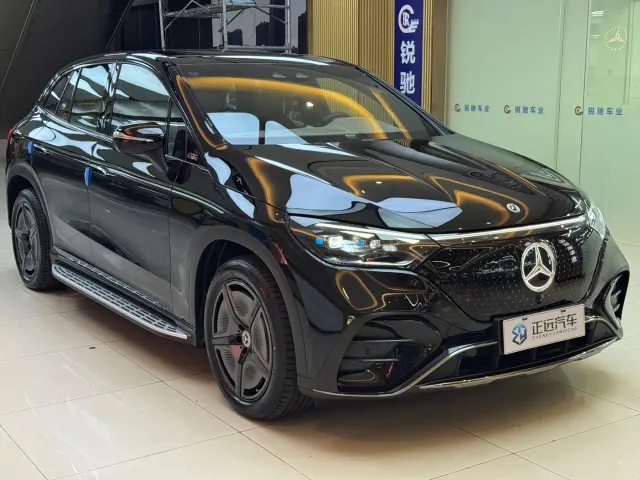 Mercedes-Benz EQE SUV — Фото автомобиля 3