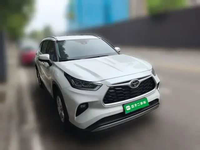 Toyota Highlander — Фото автомобиля 23