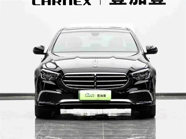 Mercedes-Benz E-Class — Фото автомобиля 2