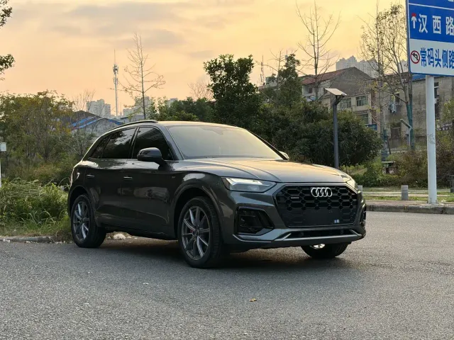 Audi Q5L — Фото автомобиля 3