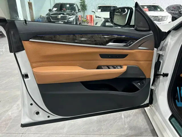 BMW 6 Series Gran Turismo — Фото автомобиля 10