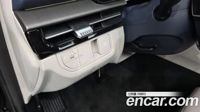 Kia Sportage Бензин 1.6 турбо 2WD — Фото автомобиля 4