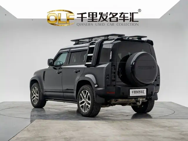 Land Rover Defender — Фото автомобиля 8