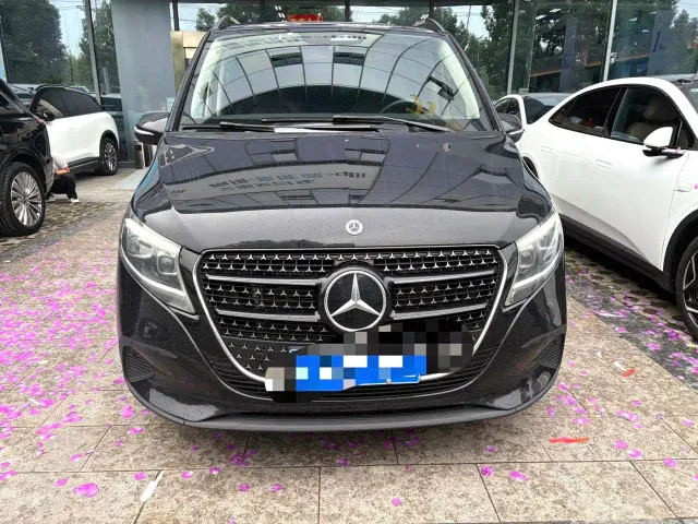 Фотография автомобиля — Mercedes-Benz V-Class
