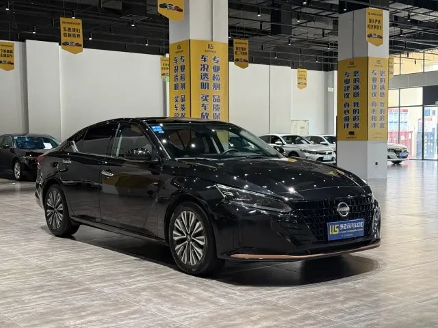 Nissan Teana — Фото автомобиля 4