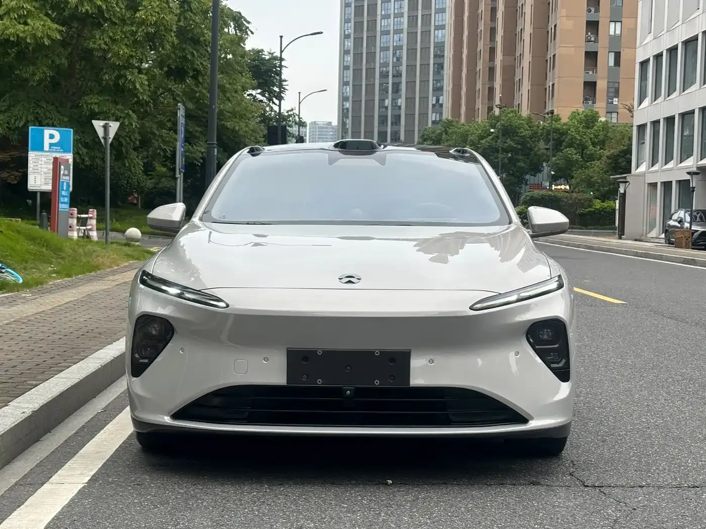 NIO NIO ET7 2022 100kWh Launch Edition — Фото автомобиля 2