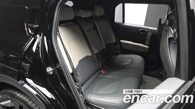 Kia EV3 Long Range 2WD — Фото автомобиля 9