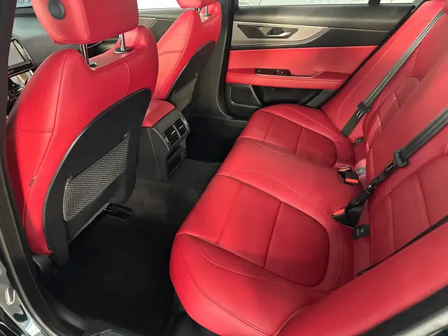 Jaguar XEL — Фото автомобиля 9