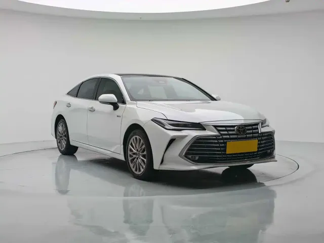 Toyota Avalon — Фото автомобиля 3